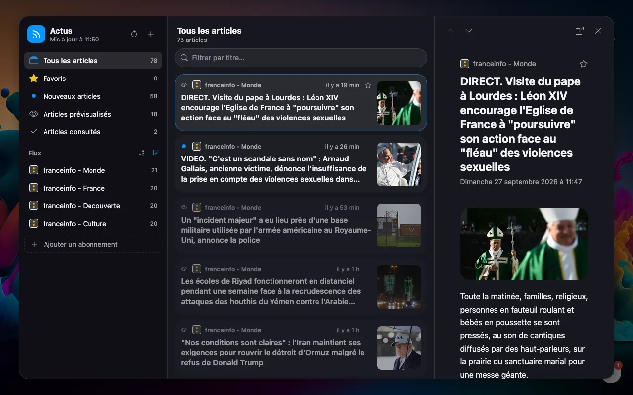 Lecteur de flux en trois volets : sources, liste d'articles et article ouvert