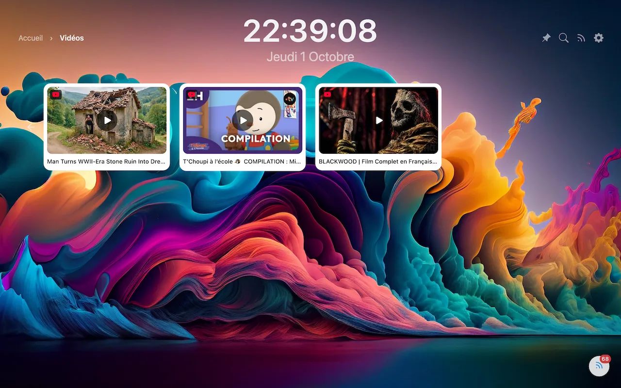 Dossier Vidéos : trois miniatures de vidéos YouTube avec bouton de lecture